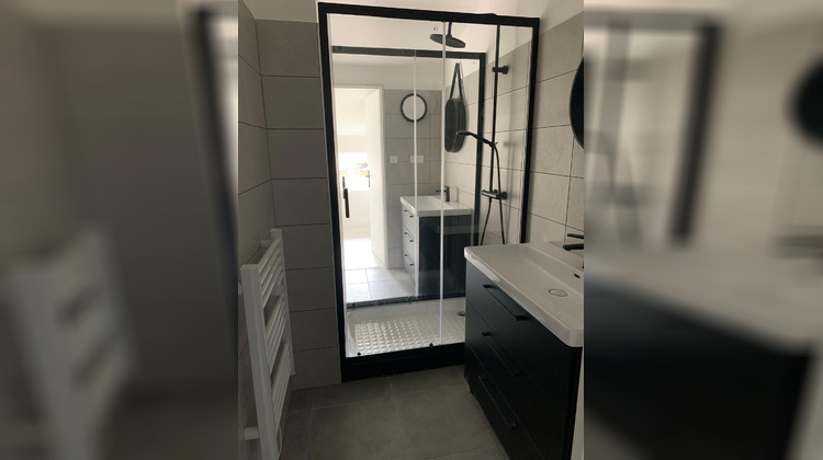 Ma-Cabane - Location Appartement Sauveterre-de-Guyenne, 63 m²