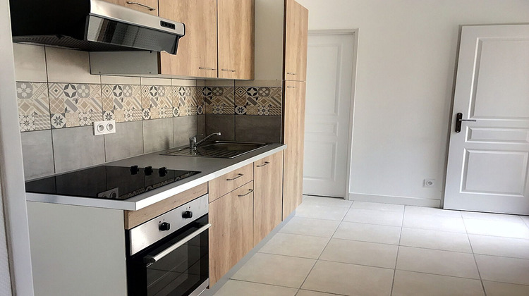 Ma-Cabane - Location Appartement Sauveterre-de-Guyenne, 68 m²