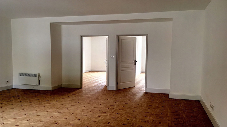 Ma-Cabane - Location Appartement Sauveterre-de-Guyenne, 68 m²
