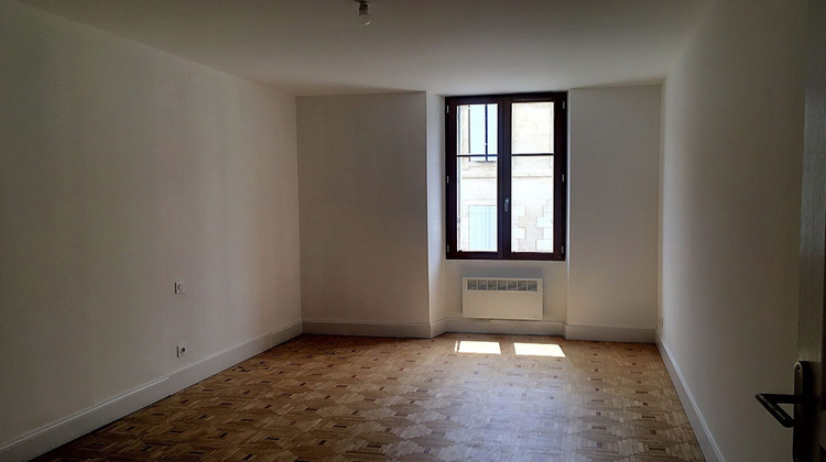Ma-Cabane - Location Appartement Sauveterre-de-Guyenne, 68 m²