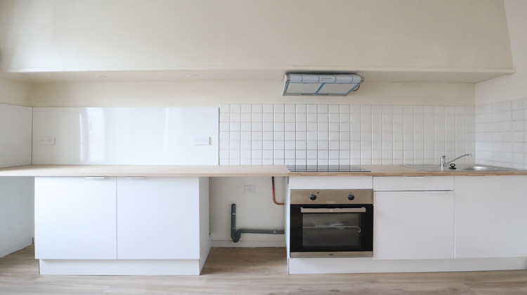 Ma-Cabane - Location Appartement Sauze-Vaussais, 74 m²