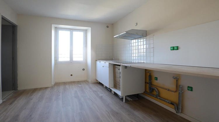 Ma-Cabane - Location Appartement Sauze-Vaussais, 45 m²