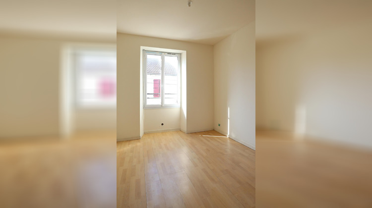 Ma-Cabane - Location Appartement Sauze-Vaussais, 45 m²