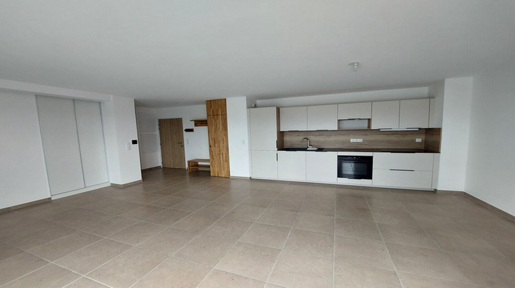 Ma-Cabane - Location Appartement SEBAZAC-CONCOURES, 70 m²