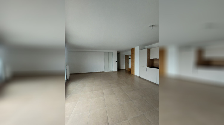 Ma-Cabane - Location Appartement SEBAZAC-CONCOURES, 70 m²