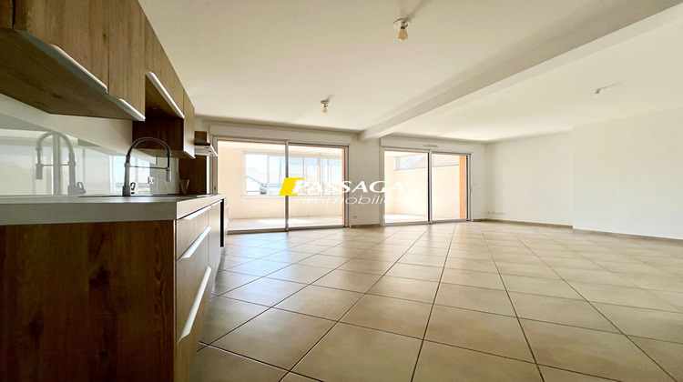 Ma-Cabane - Location Appartement SEBAZAC-CONCOURES, 73 m²
