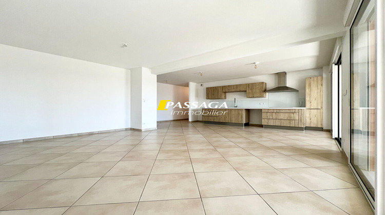 Ma-Cabane - Location Appartement SEBAZAC-CONCOURES, 73 m²