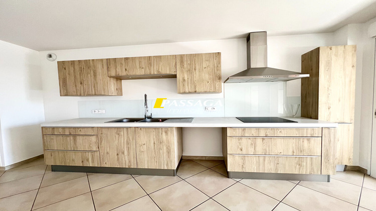 Ma-Cabane - Location Appartement SEBAZAC-CONCOURES, 73 m²