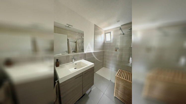 Ma-Cabane - Location Appartement SEGOUFIELLE, 80 m²