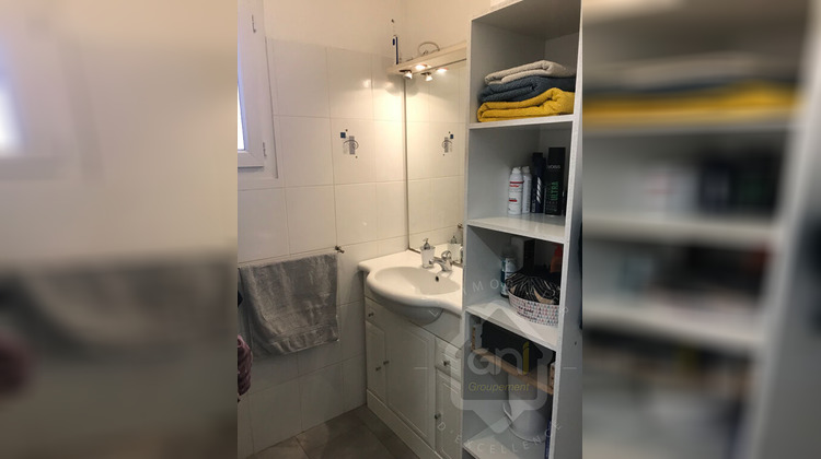 Ma-Cabane - Location Appartement SEILLONS-SOURCE-D'ARGENS, 66 m²