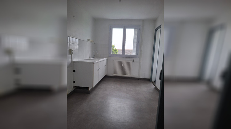 Ma-Cabane - Location Appartement SELLIERES, 73 m²