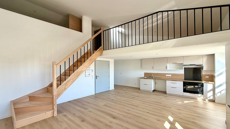 Ma-Cabane - Location Appartement SENAS, 42 m²