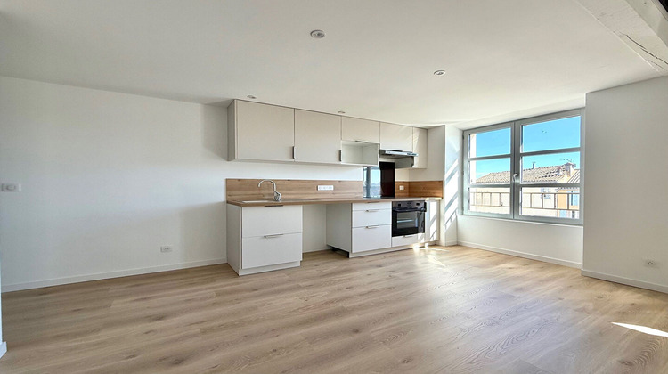 Ma-Cabane - Location Appartement SENAS, 42 m²