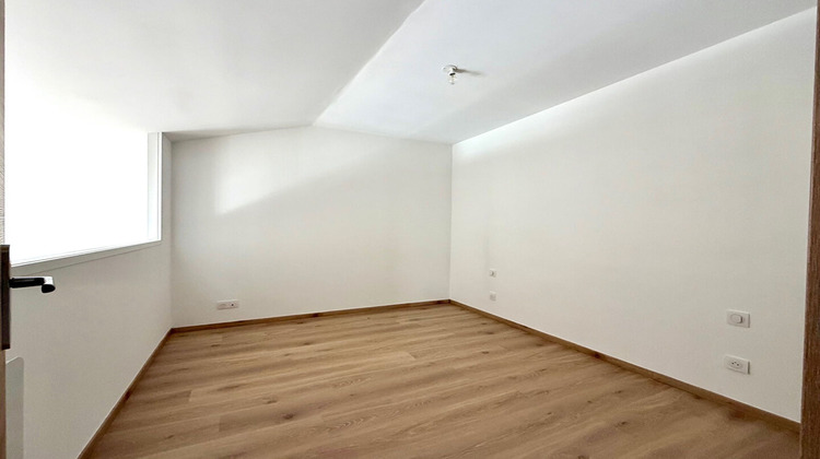 Ma-Cabane - Location Appartement SENAS, 42 m²
