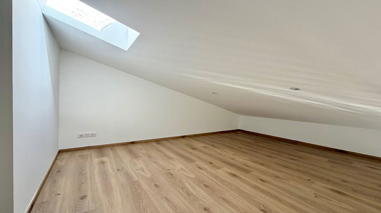 Ma-Cabane - Location Appartement SENAS, 42 m²