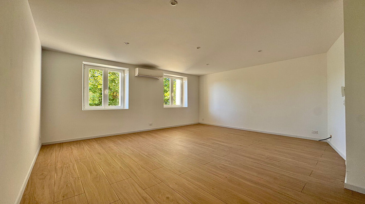 Ma-Cabane - Location Appartement SENAS, 69 m²