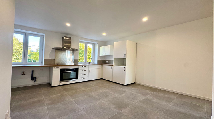 Ma-Cabane - Location Appartement SENAS, 69 m²