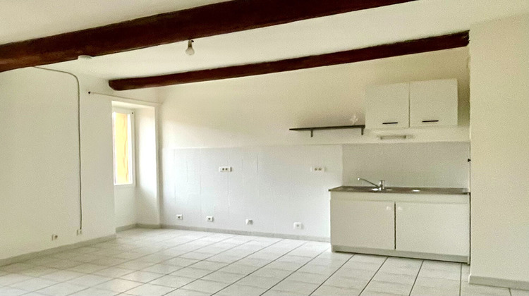 Ma-Cabane - Location Appartement SENAS, 45 m²