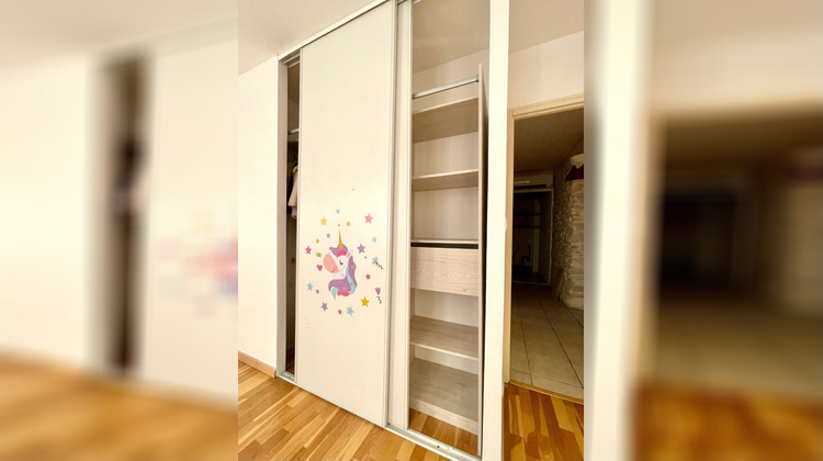 Ma-Cabane - Location Appartement SENAS, 100 m²
