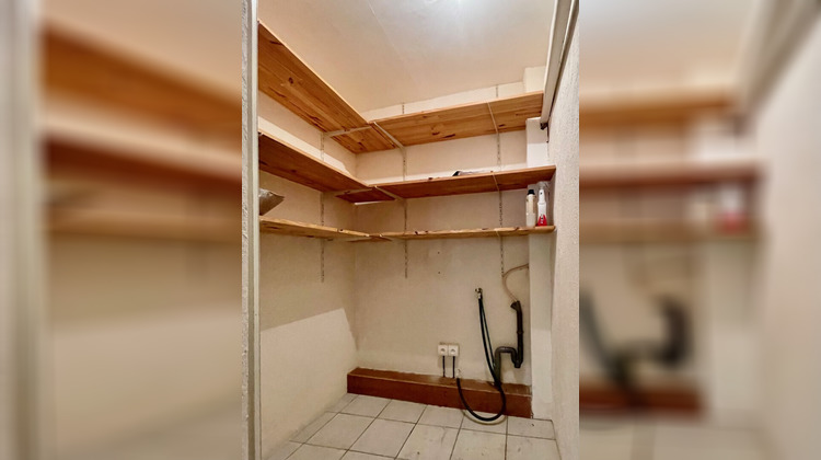 Ma-Cabane - Location Appartement SENAS, 100 m²