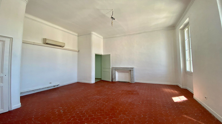 Ma-Cabane - Location Appartement SENAS, 57 m²