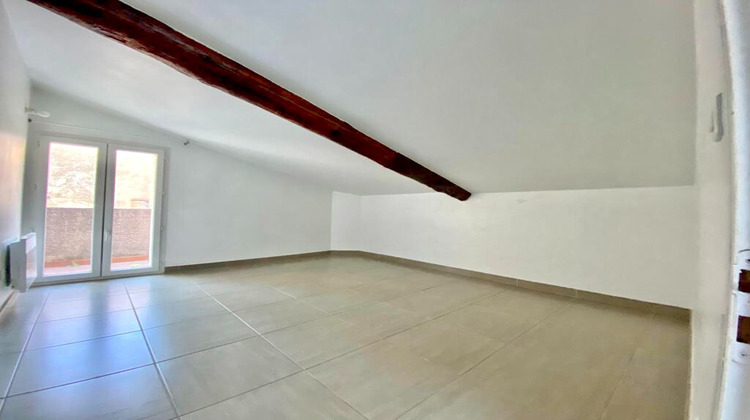 Ma-Cabane - Location Appartement SENAS, 54 m²