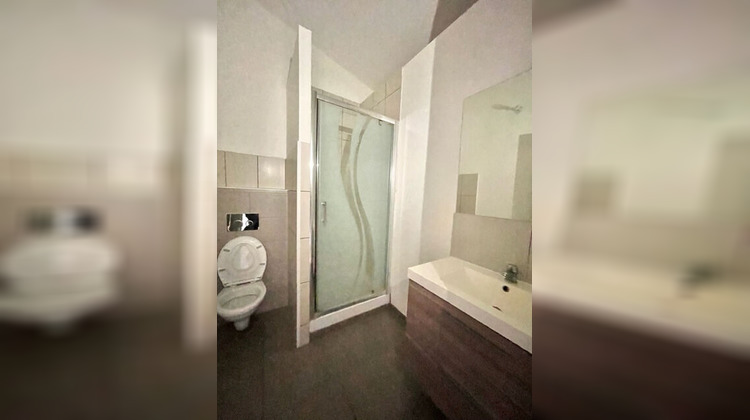 Ma-Cabane - Location Appartement SENAS, 54 m²