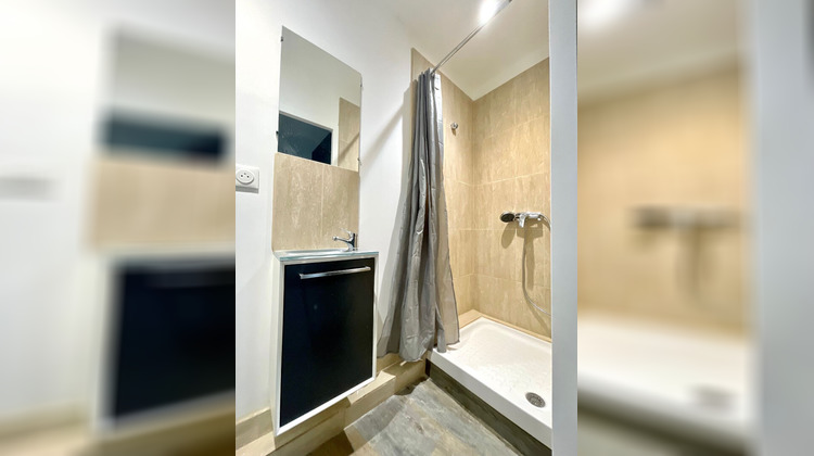 Ma-Cabane - Location Appartement SENAS, 30 m²