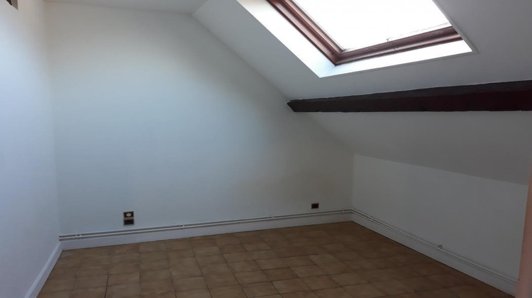 Ma-Cabane - Location Appartement SENS, 30 m²
