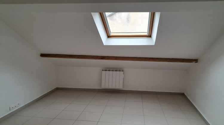 Ma-Cabane - Location Appartement SENS, 20 m²