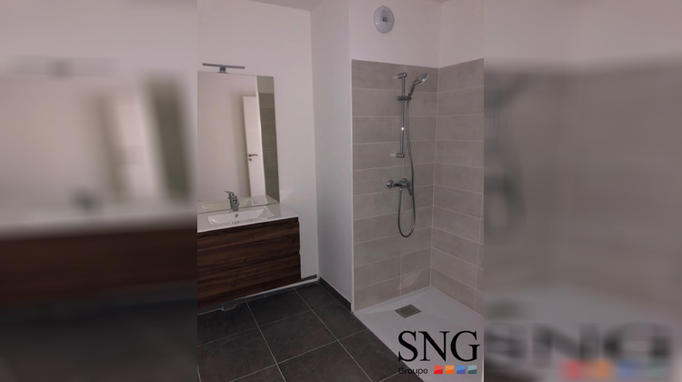 Ma-Cabane - Location Appartement Sérignan, 47 m²