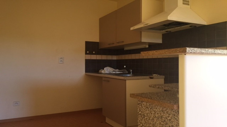 Ma-Cabane - Location Appartement SEVERAC-LE-CHATEAU, 42 m²