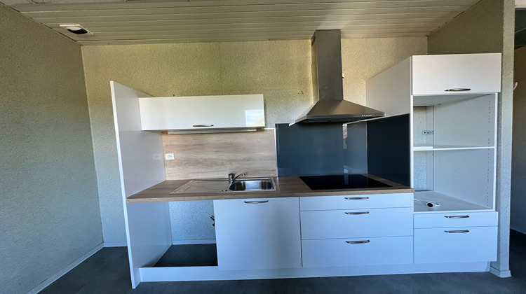 Ma-Cabane - Location Appartement SEVERAC-LE-CHATEAU, 26 m²