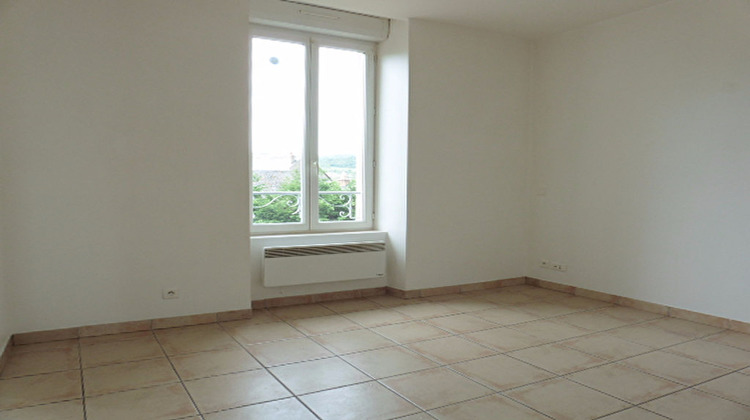 Ma-Cabane - Location Appartement SEVERAC-LE-CHATEAU, 70 m²