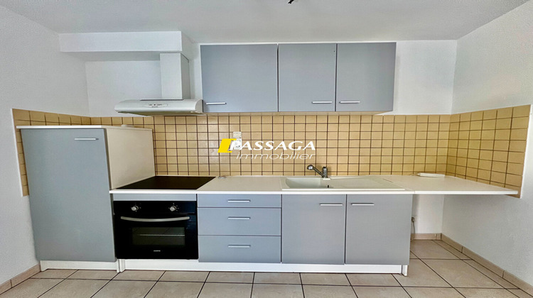 Ma-Cabane - Location Appartement SEVERAC-LE-CHATEAU, 68 m²