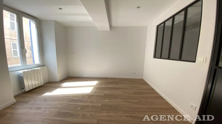 Ma-Cabane - Location Appartement Signes, 28 m²