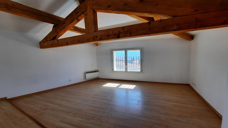 Ma-Cabane - Location Appartement SIGNES, 30 m²