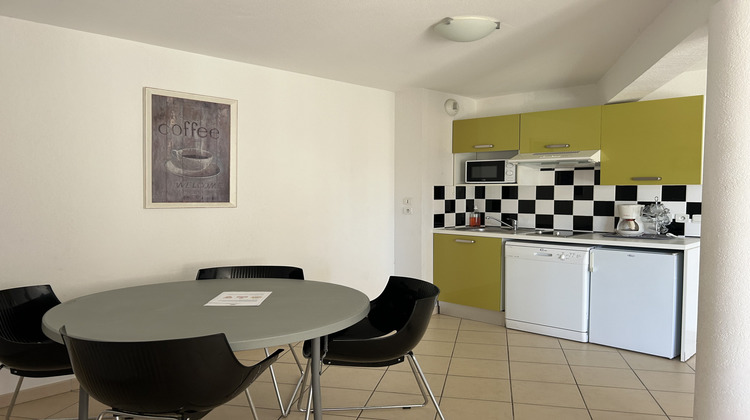 Ma-Cabane - Location Appartement Signes, 63 m²