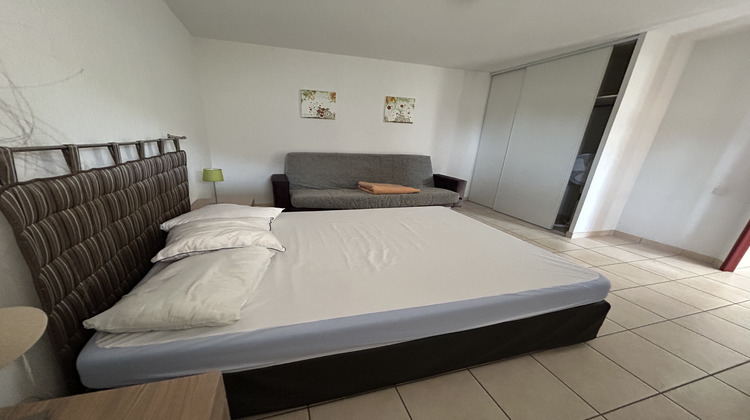 Ma-Cabane - Location Appartement Signes, 52 m²