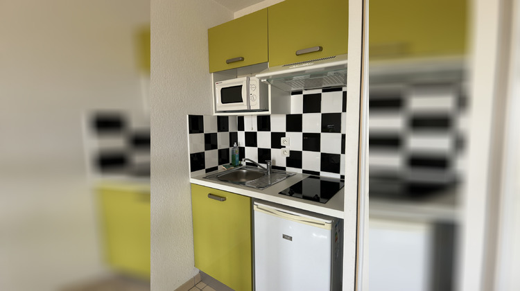 Ma-Cabane - Location Appartement Signes, 23 m²