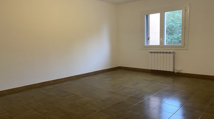 Ma-Cabane - Location Appartement Solenzara, 90 m²