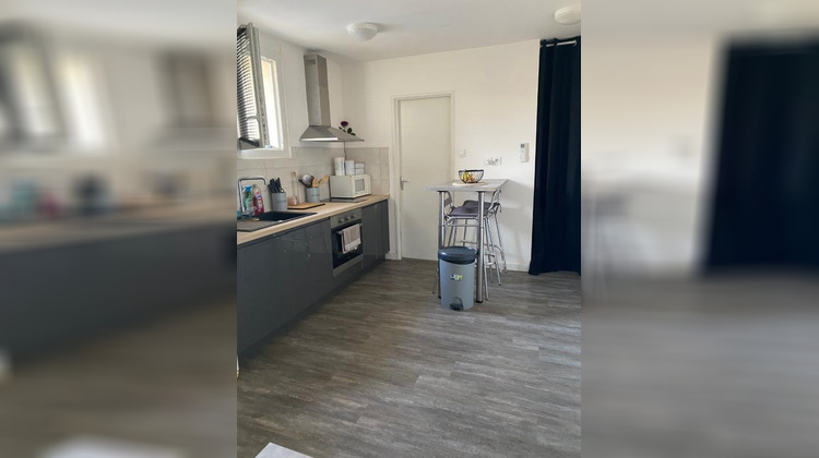 Ma-Cabane - Location Appartement SORGUES, 28 m²