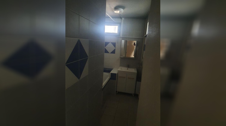 Ma-Cabane - Location Appartement SORGUES, 54 m²