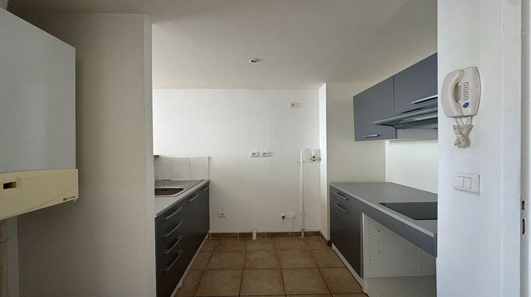 Ma-Cabane - Location Appartement SORGUES, 33 m²