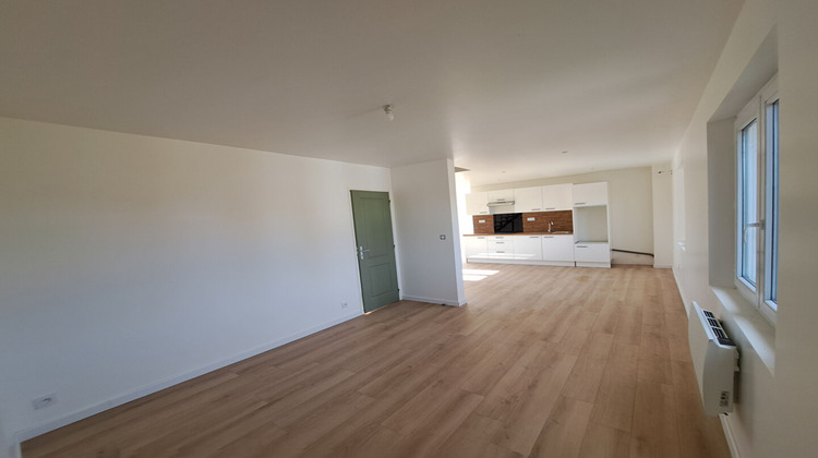 Ma-Cabane - Location Appartement SOURDON, 67 m²