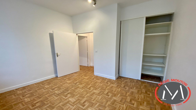 Ma-Cabane - Location Appartement ST GENIS LAVAL, 52 m²