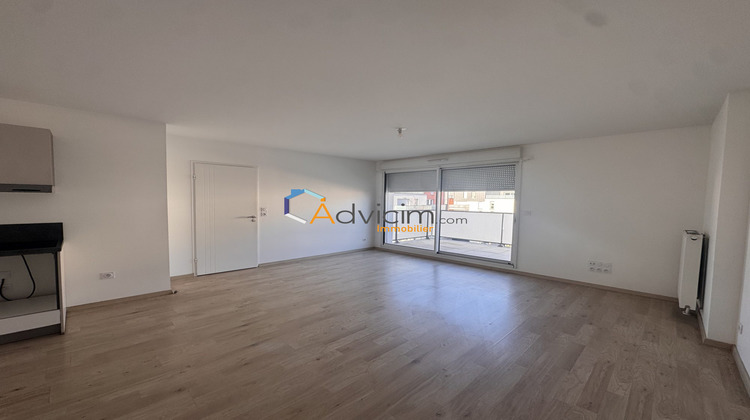 Ma-Cabane - Location Appartement ST JEAN DE LA RUELLE, 61 m²