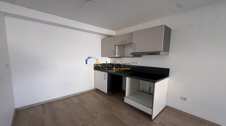 Ma-Cabane - Location Appartement ST JEAN DE LA RUELLE, 61 m²