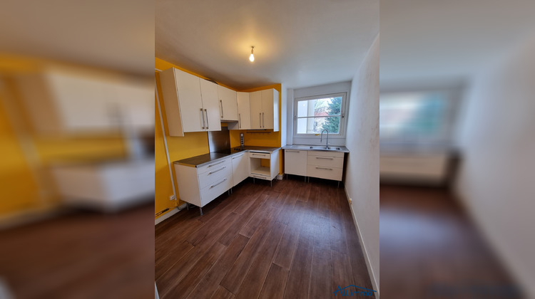 Ma-Cabane - Location Appartement ST MAUR DES FOSSES, 48 m²