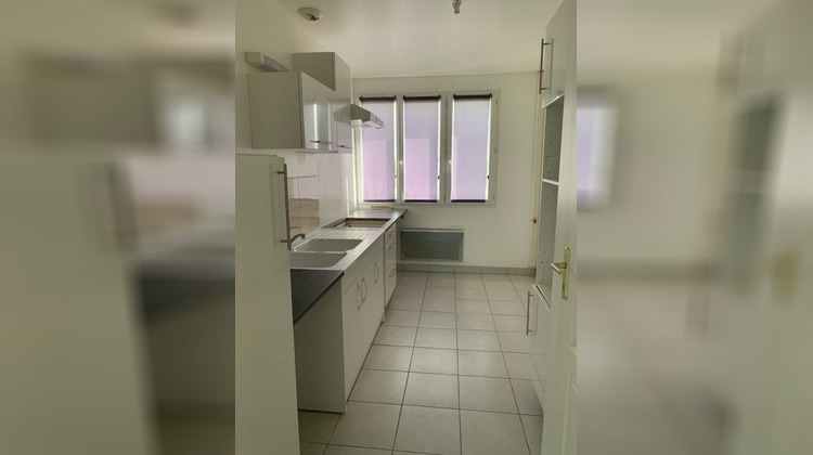 Ma-Cabane - Location Appartement SULLY SUR LOIRE, 74 m²